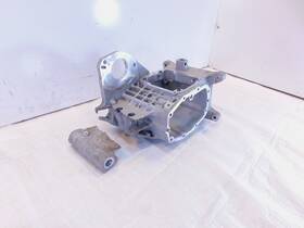 34774-00 Harley-davidson Softail Fxst Standard Transmission Gear Housing - Needs Repaired 34774-00 Harley-davidson Softail Fxst Standard Transmission Gear Housing - Needs Repaired