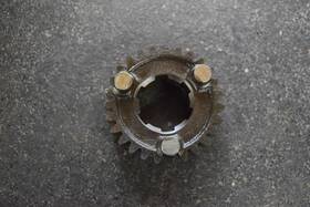 23501-425-000 Honda Cb750c Cb750k Cb750f Transmission Countershaft Counter Shaft 5th 27t Gear