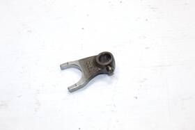 24216-333-020 Honda 1972-1974 Cb350f Center Gearshift Fork Oem