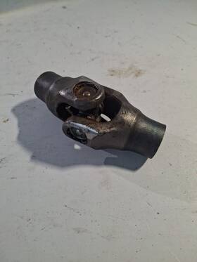 40200-mg8-003 Honda 1987 - 2001 Shadow 1100 Vt1100c Drive Shaft Gear Universal Joint Yoke Oem