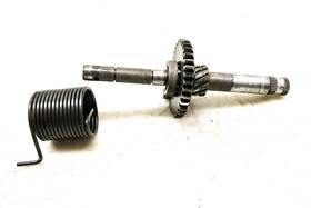 13068-026 Kawasaki 73 175 F7-b Kick Start Gear Spindle