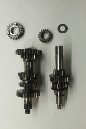 Kawasaki 13127-1006 1980 Ke175 - Ke 175- Oem Engine Transmission Tranny Assembly Gears