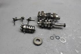 13128-1049 Kawasaki 1984 Kdx200 Engine Transmission Tranny Assembly Gears