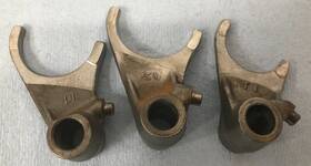 13140-061 Kawasaki 13140-061/062/063 Kx250 Gear Shift Forks X3 Fits 1974-79 Era Oe Items P/n 13140-061 Kawasaki 13140-061/062/063 Kx250 Gear Shift Forks X3 Fits 1974-79 Era Oe Items P/n