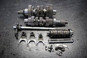 Kawasaki 13260-1987 05-06 Ninja Zx6r Zx6 Oem Engine Motor Transmission Trans Gears 2005