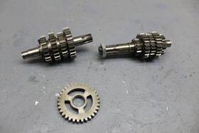 24121-32001 Suzuki 1975 Ts400 Apache Engine Transmission Tranny Assembly Gears