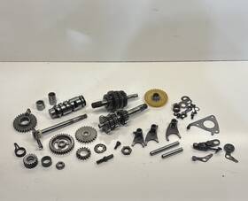 24131-46000 Suzuki Ds80 Jr80 Rm80 Rm50 Oem Engine Transmission Tranny Assembly Gears