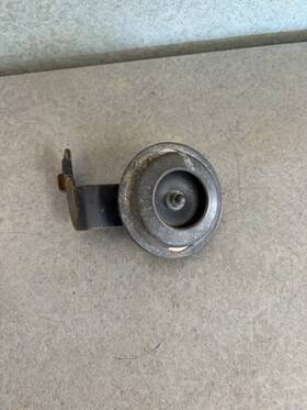 38500-05280 Suzuki Sp125 Horn 6v 1982-1983 Oem Genuine 125cc
