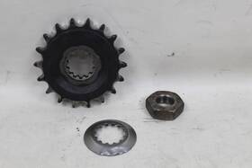 Triumph 18t530 Tiger 1050 07-12 Oem Front Sprocket Drive Gear And Nut 530 18t