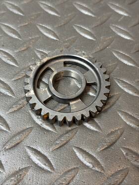 Yamaha 1kh-17221-01-00 99-04 1999 Ttr225 Ttr 225 Transmission 2nd Second Gear Counter Shaft 30t