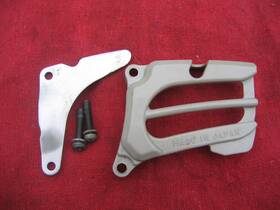 1p8-15421-10-00 Yamaha 05-23 Yz250 Oem Drive Sprocket Cover And Guide Bolts Nice