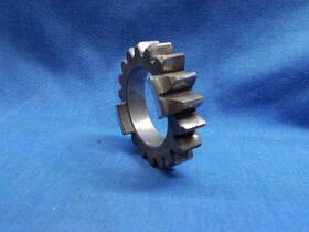 214-15631-00-00 Yamaha 214-15631-00. Used Kick Pinion Gear. Dt1/2/3 Rt1/2/3 Mx250/360 Yz250/360