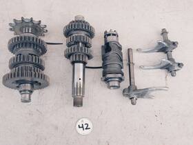 498-17421-01-00 Yamaha 498-17411-00-00 1976 Dt400 Complete Transmission #498-17421-01-00 #498-17411-00-00