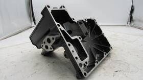Yamaha 5mb-17631-10-00 2004 Xv1700 Road Star Midnight Transmission Transfer Case Cap Oil Pan Cover
