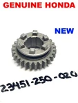 Oem Honda CA72 CA77 Mainshaft 23T 3RD Third Gear 23451-250-020 Fast Shipping. Fixed Price $42.00.